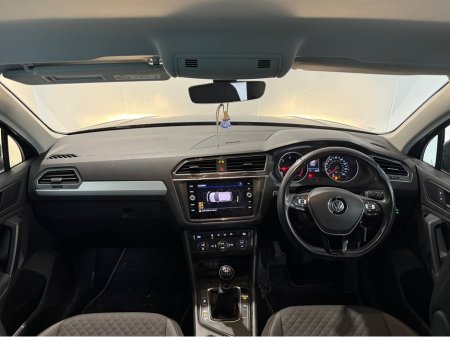 2018 Volkswagen Tiguan - thumbnail 3