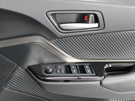 2019 Toyota C-HR - thumbnail 23