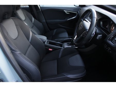 2017 Volvo V40 2.0D4 MOMEMTUM EDITION 180HP 5DR HATCHBACK AUTOMATIC // HUGE SPEC // 1 OWNER CAR WITH 112,355 KM'S // WELL WORTH VIEWING // BUY WITH CONFIDENCE AA AND SIMI APPROVED DEALER 2026 // FINANCE ARRANGED // €15,950 thumbnail