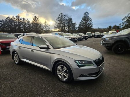 2019 Skoda Superb - thumbnail 1