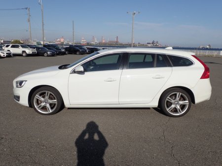 2018 Volvo V60 - thumbnail 3