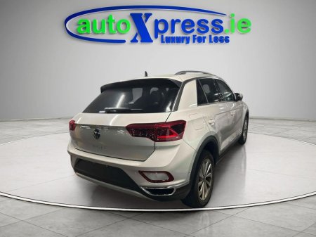 2023 Volkswagen T-Roc - thumbnail 9
