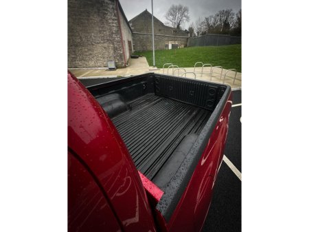 2017 Toyota Hilux - thumbnail 5