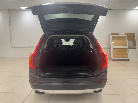 2020 Volvo XC90 B5 (235hp) AWD Momentum Auto thumbnail
