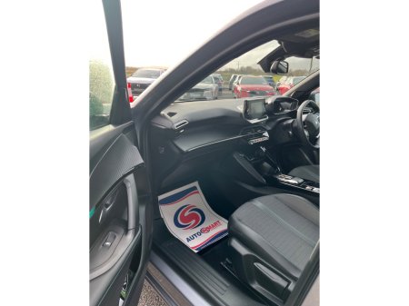 2023 Peugeot 2008 - thumbnail 8