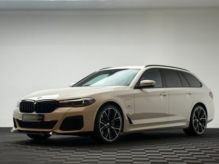 2023 BMW 5 Series - thumbnail 3