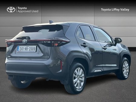 2024 Toyota Yaris Cross - thumbnail 2