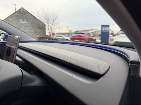 2025 Tesla Model 3 - thumbnail 33