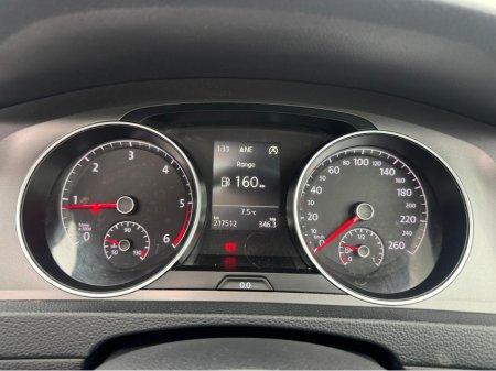 2016 Volkswagen Golf LOUNGE 1.6 TDI MANUAL 5SPEED 110 5DR €12,950 thumbnail