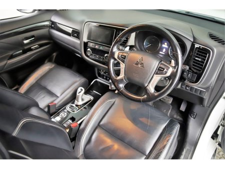 2018 Mitsubishi Outlander - thumbnail 13