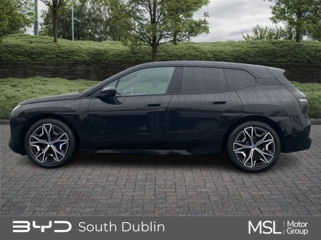 2022 BMW iX - thumbnail 6