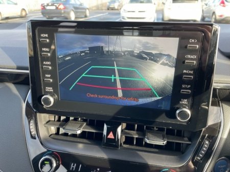 2022 Toyota Corolla Hatchback 5dr Hybrid - Luna Edition - 1.8 Automatic - EUR 170 Road Tax - Great Value - 1 Owner // Remote Central Locking // Front Electric Windows // Rear Electric Windows // Electric Mirrors // Apple €24,895 thumbnail