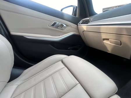 2019 BMW 3 Series - thumbnail 12