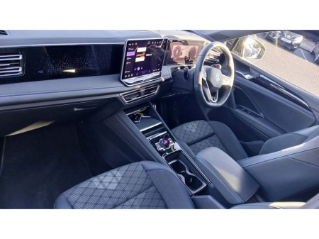 2025 Volkswagen Tiguan R-Line 2.0 TDI 150HP DSG *REAR VIEW CAMERA, FRONT MASSAGE SEATS, PARK ASSIST* €55,995