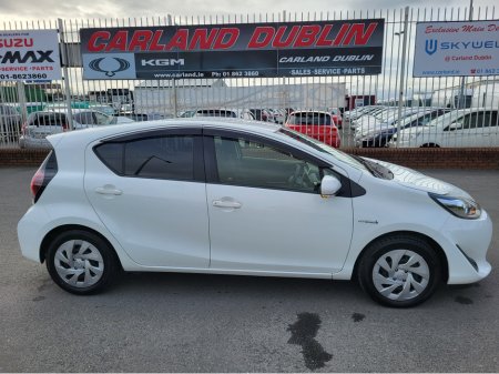 2020 Toyota Aqua - thumbnail 2