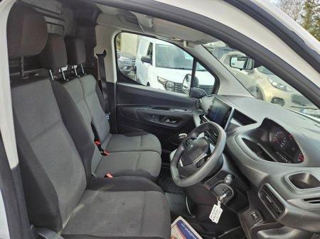 2022 Peugeot Partner Professional Plus 1.5 Blue HDI €15,990 thumbnail