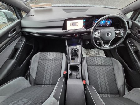 2021 Volkswagen Golf R-LINE TDI €26,950 thumbnail