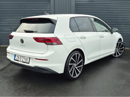 2023 Volkswagen Golf 2.0 TDI LIFE €26,995 thumbnail