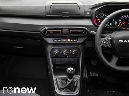2024 Dacia Sandero Stepway TCe 90 STEPWAY Essential €19,900 thumbnail