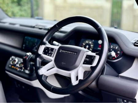 2021 Land Rover Defender - thumbnail 10