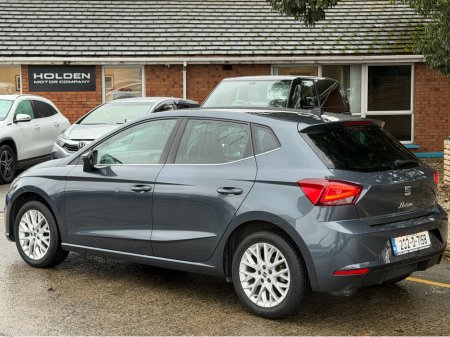 2023 SEAT Ibiza Folding Mirrors...Background Lighting €17,400 thumbnail