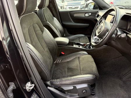 2022 Volvo XC40 - thumbnail 12