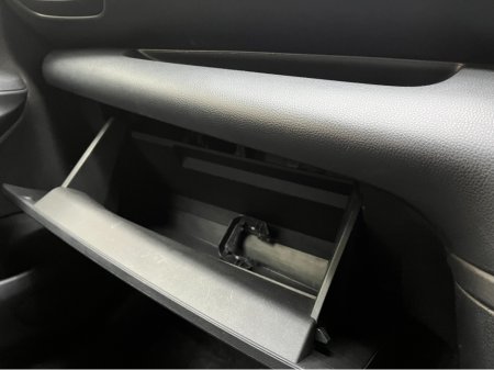 2022 Toyota Yaris - thumbnail 14