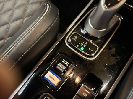 2019 Mitsubishi Outlander OUTL PHEV S-EDI S-EDITION 4DR AUTO €20,999 thumbnail