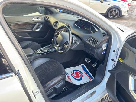 2016 Peugeot 308 - view 4