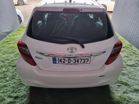 2014 Toyota Vitz - thumbnail 6