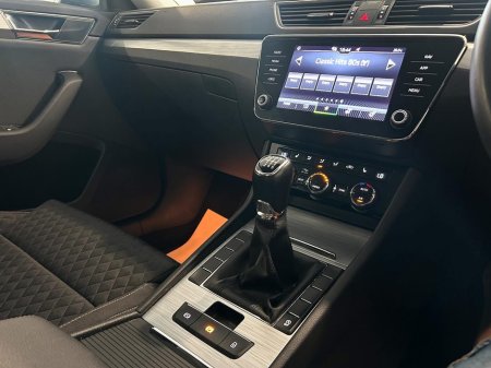 2022 Skoda Superb AMBITION 2.0 TDI 150HP 5DR €19,950 thumbnail