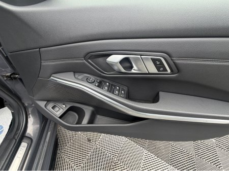 2022 BMW 3 Series - thumbnail 23