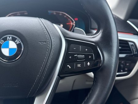 2021 BMW 5 Series 520d SE Saloon €38,950 thumbnail