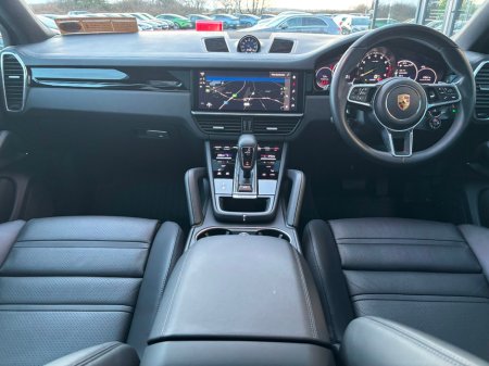 2022 Porsche Cayenne Coupe 3.0 V6 e-hybrid €73,995 thumbnail