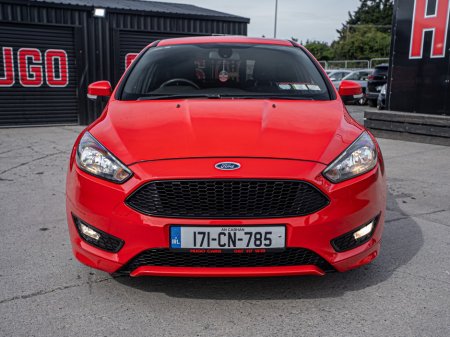 2017 Ford Focus - thumbnail 10