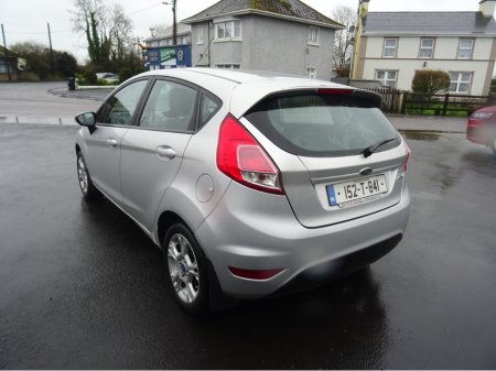 2015 Ford Fiesta - thumbnail 5