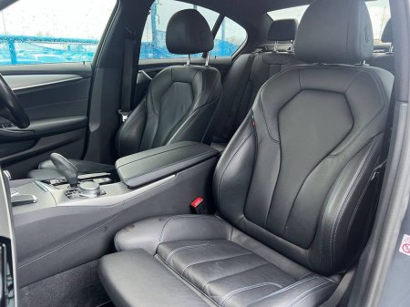 2019 BMW 5 Series - thumbnail 6