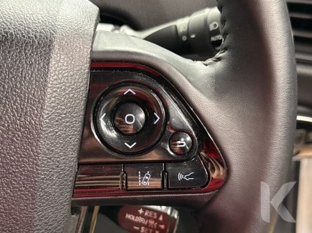 2021 Toyota Prius HYBRID 1.8L AUTOMATIC - REVERSE CAMERA - CRUISE CONTROL - FACTORY ALLOY WHEELS - PARKING SENSORS €20,950 thumbnail