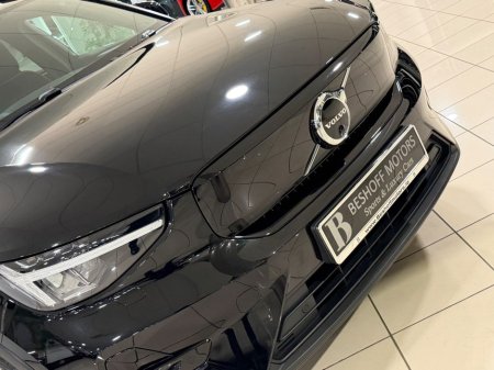 2023 Volvo XC40 - thumbnail 9