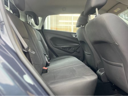 2013 Ford Fiesta - thumbnail 14