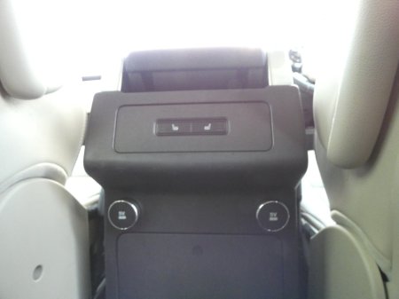 2020 Land Rover Discovery 2.0D SD4 240 PS 4WD Auto SE 7 Seat €34,950 thumbnail