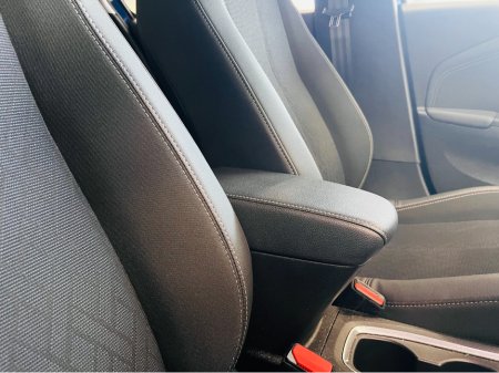 2022 Opel Corsa - thumbnail 5