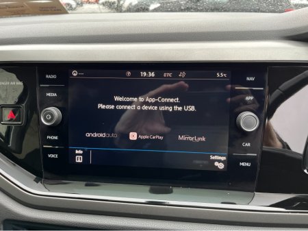 2020 Volkswagen Polo COMFORTLINE AUTOMATIC 1.0 PETROL //LOW MILES//REVERSE CAMERA//ADAPTIVE CRUISE CONTROL//WIRELESS PHONE CHARGING// €17,950 thumbnail