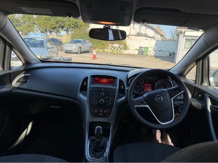 2013 Opel Astra - thumbnail 12