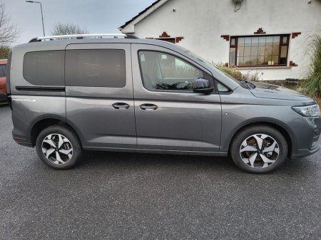 2025 Ford Tourneo Connect Active model SWB 2.0l 122bhp €42,995