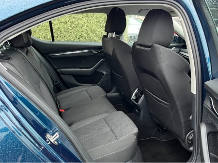 2022 Skoda Octavia STYLE 2.0 TDI DIESEL //SAT NAV//REVERSE CAMERA// €23,950 thumbnail