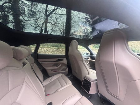 2022 Porsche Taycan - thumbnail 22