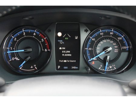 2025 Toyota Hilux - thumbnail 3