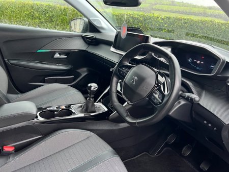 2022 Peugeot 208 1.2 Puretech 100bhp Allure Pack €17,950 thumbnail