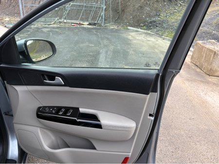 2021 Kia Sportage - thumbnail 12